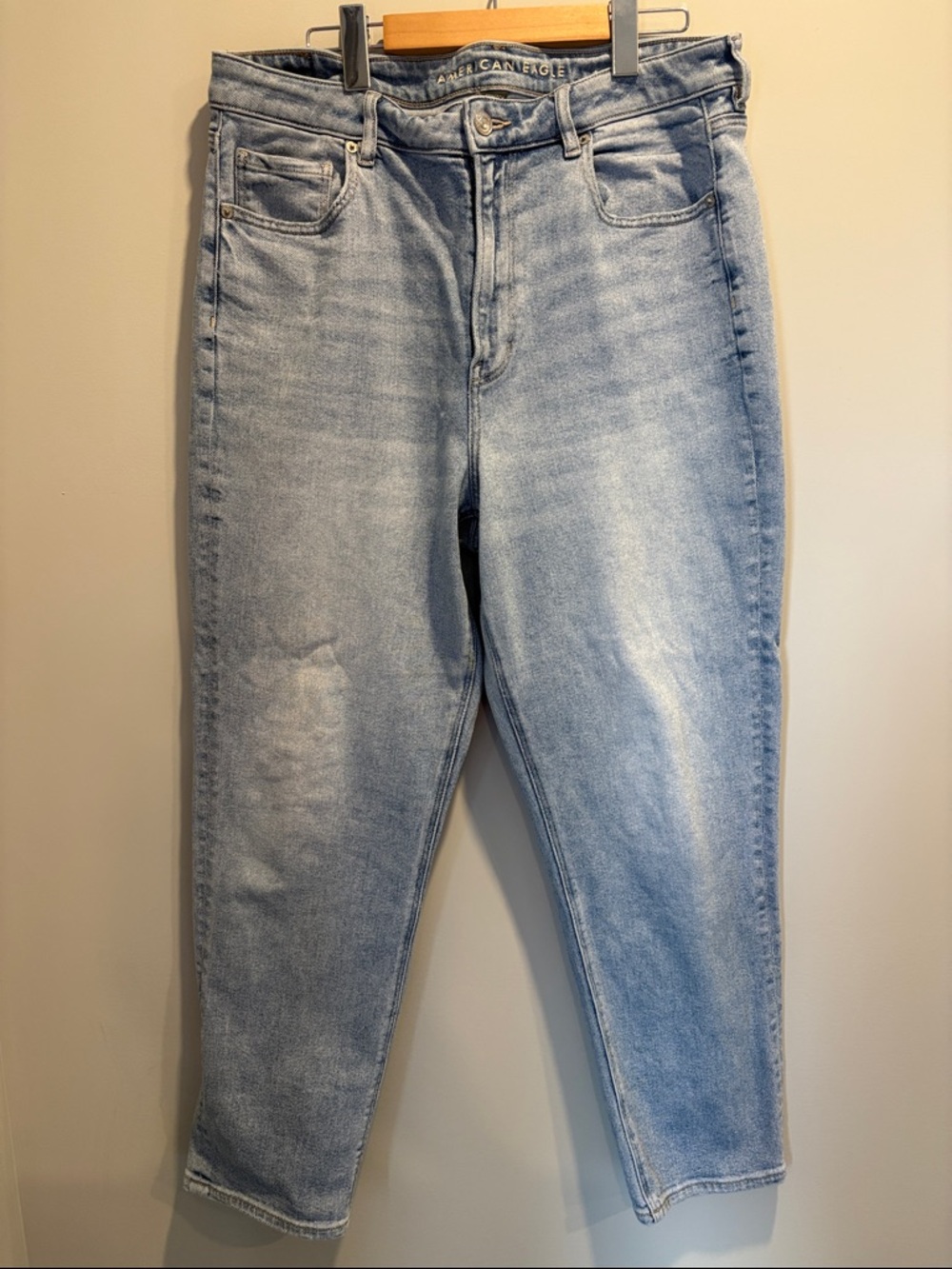 American Eagle Outfitters - Mom Straight Jeans